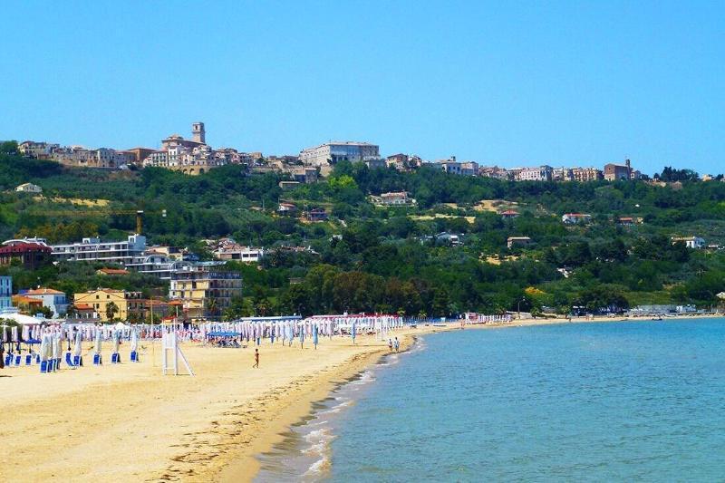 Hotel President Vasto Exterior photo