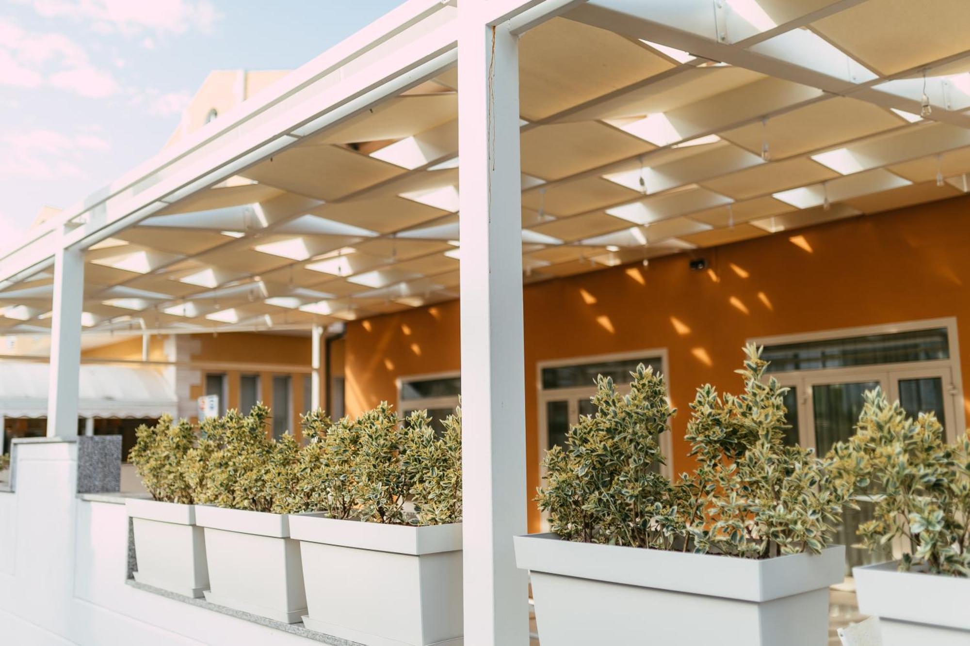 Hotel President Vasto Exterior photo